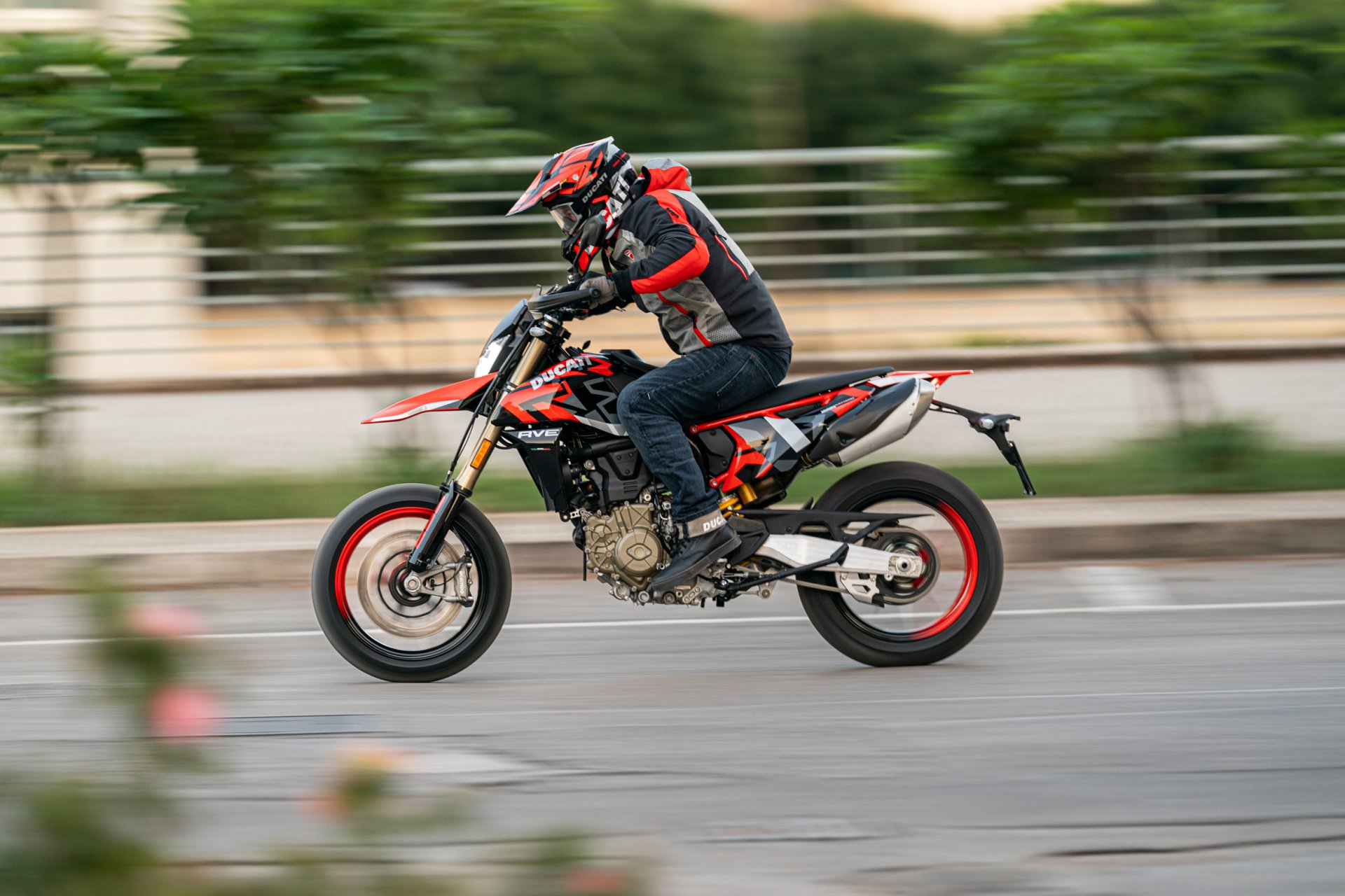 24 Hypermotard 698 Mono RVE Ducati Detroit