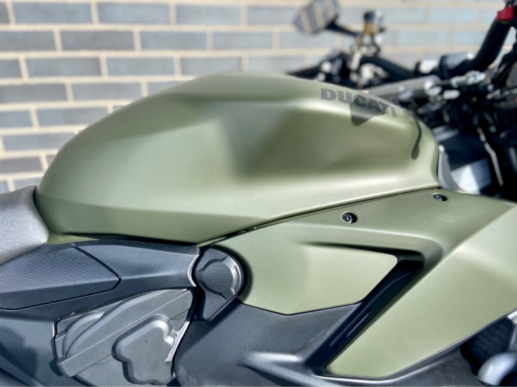 ’23 Streetfighter V2 – Storm Green | Ducati Detroit