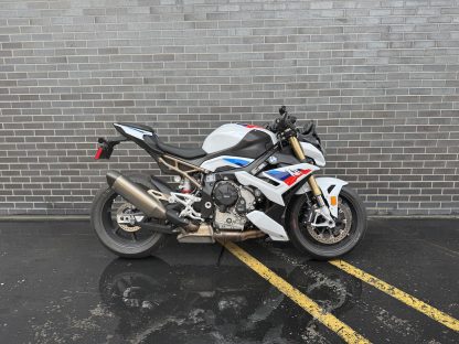 2022 BMW S1000R M Package