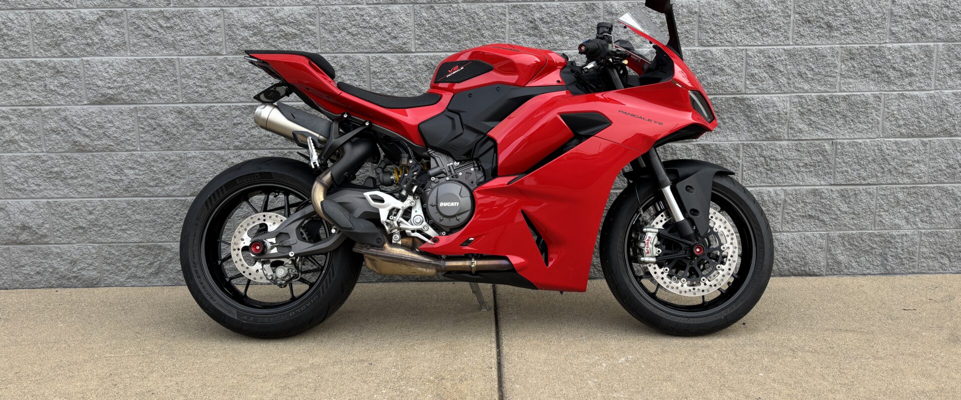 ’25 Panigale V2